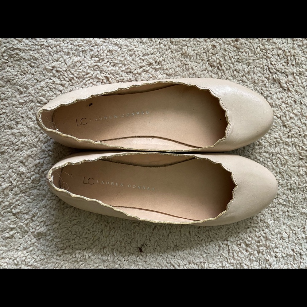 Tan flats